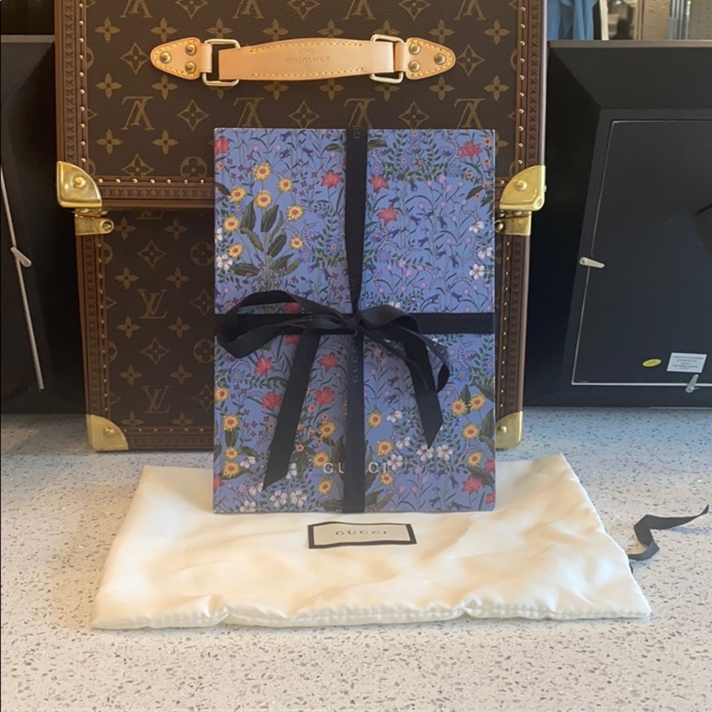 GUCCI Flora Print Notebook (Authentic)